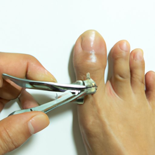 Use Clippers or Nippers to Cut the Toenail