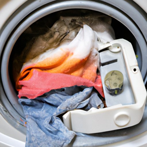 How to Avoid Mildew and Odor When Leaving Clothes in the Washer